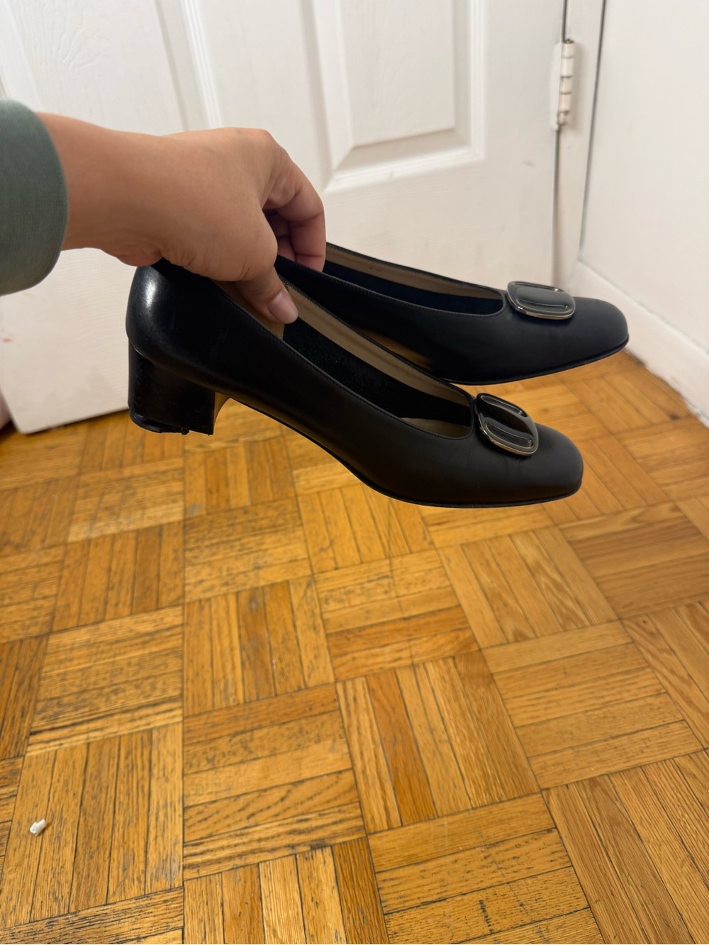 Salvatore Ferragamo Black Leather Pumps with Gold-Tone Buckle - Picture 9 of 9